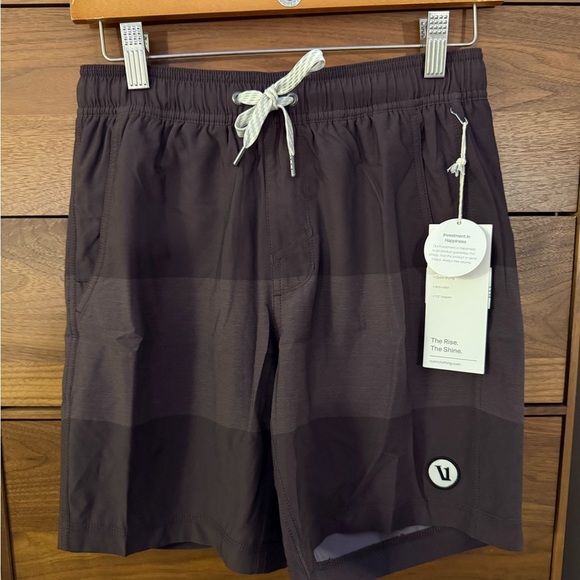 Vuori Kore Shorts - Picture 1 of 8